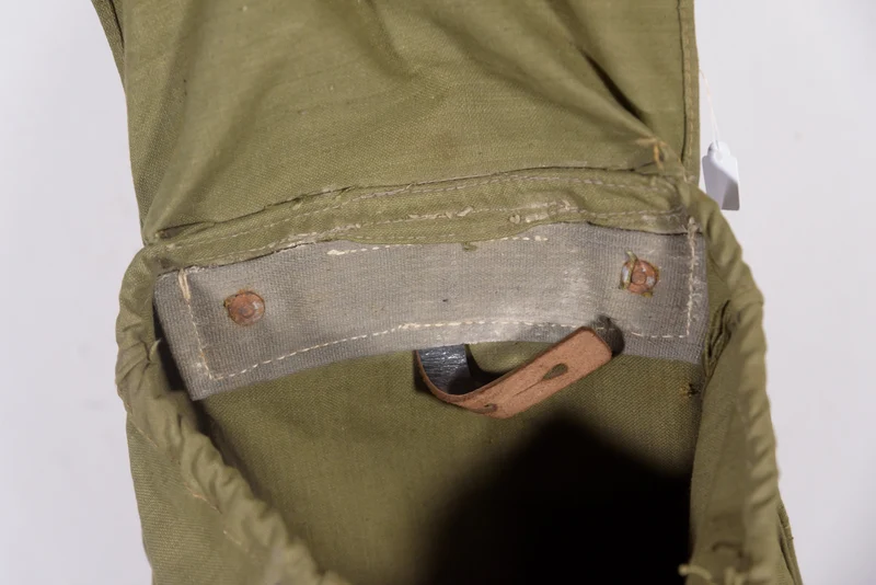 Spätkriegs-Rucksack „Artillerie“ aus dem 2. Weltkrieg