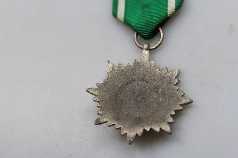 Ostvolksmedaille „Silber“ 2. Klasse ohne Schwerter