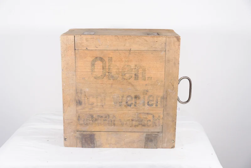 „Oben nicht werfen luftdicht verpackt“ WH WW 2 Holzkiste
