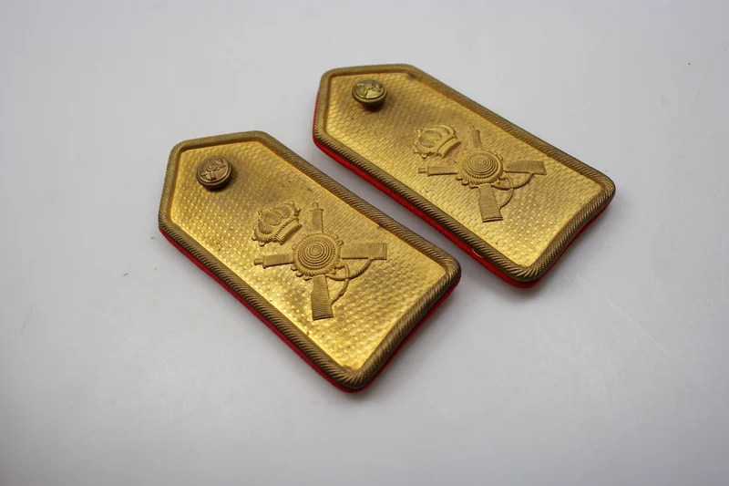 M.34-Schulterpolster mit WW2-Goldplatte