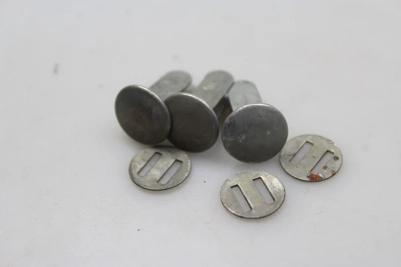 Repro-Set deutscher Helmnieten aus dem 2. Weltkrieg