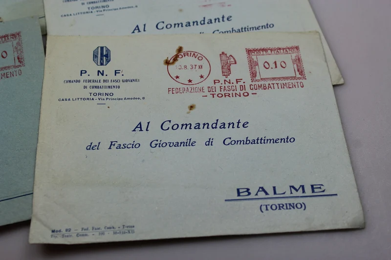 Nr. 6 Umschläge mit der Überschrift „PNF Fasci di Combattimento di Torino“.