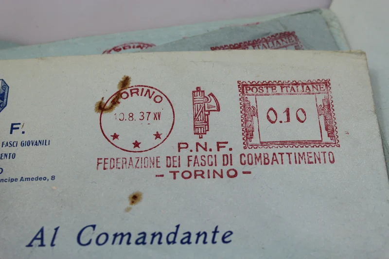 Nr. 6 Umschläge mit der Überschrift „PNF Fasci di Combattimento di Torino“.