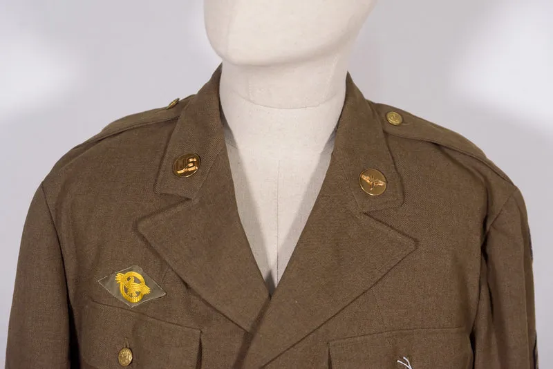 Dienstjacke mit vier Taschen aus dem 2. Weltkrieg