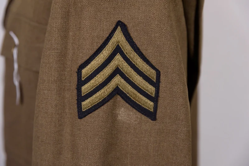 Dienstjacke mit vier Taschen aus dem 2. Weltkrieg