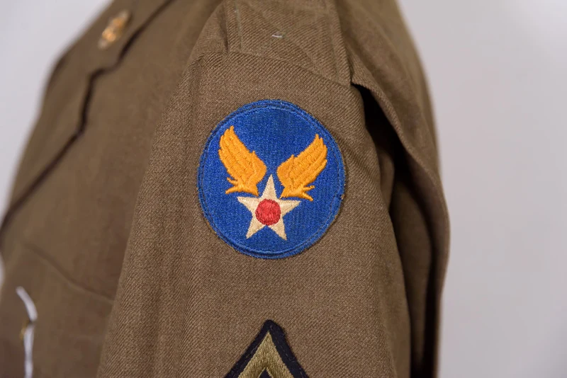 Dienstjacke mit vier Taschen aus dem 2. Weltkrieg