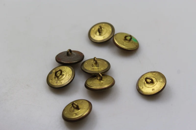 Goldene Knöpfe PNF