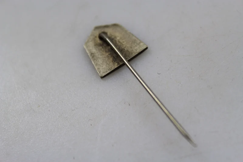 OND-Anstecknadel