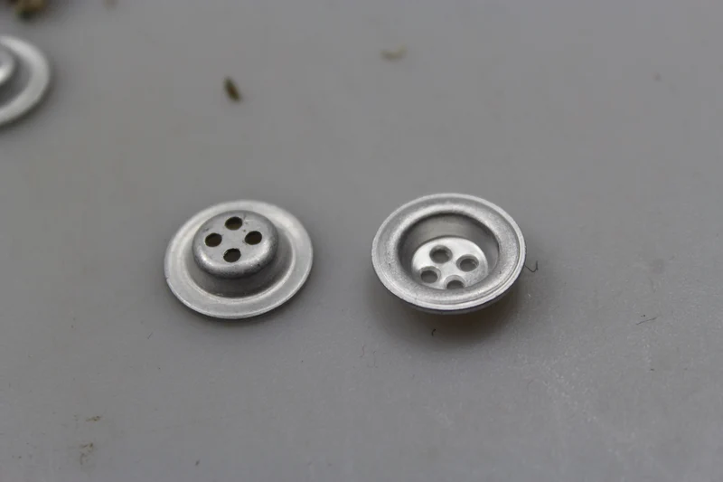 Repro 18 mm Aluminiumknöpfe