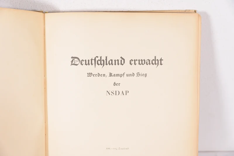 „Deutschland Erwacht“. Stickeralbum