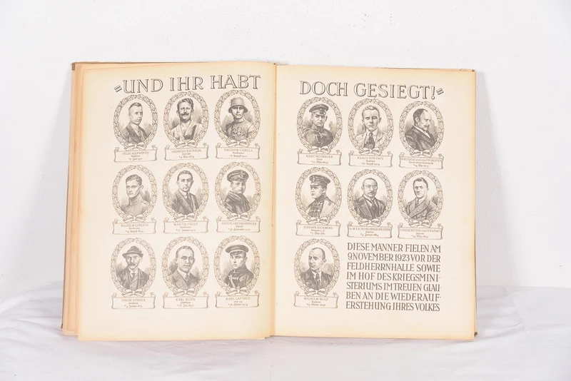 „Deutschland Erwacht“. Stickeralbum