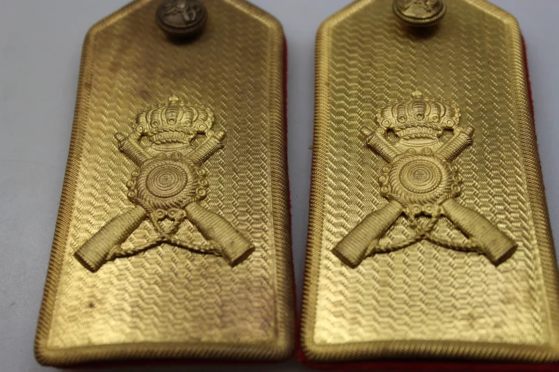 M.34-Schulterpolster mit WW2-Goldplatte