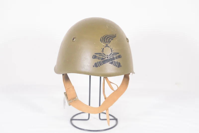 M.33 EI Flugabwehr-Artilleriehelm aus den 60er/80er Jahren