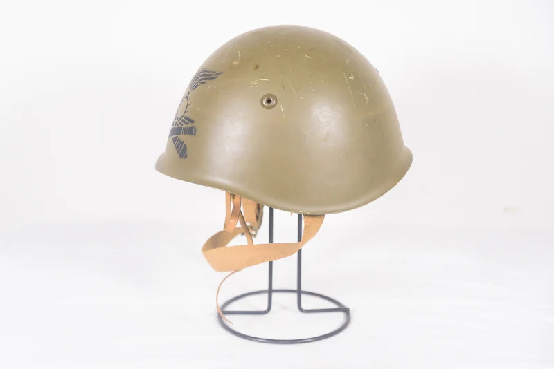 M.33 EI Flugabwehr-Artilleriehelm aus den 60er/80er Jahren
