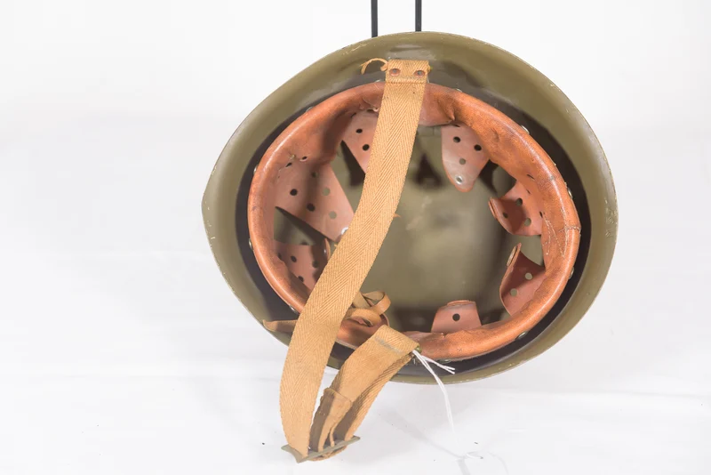 M.33 EI Flugabwehr-Artilleriehelm aus den 60er/80er Jahren