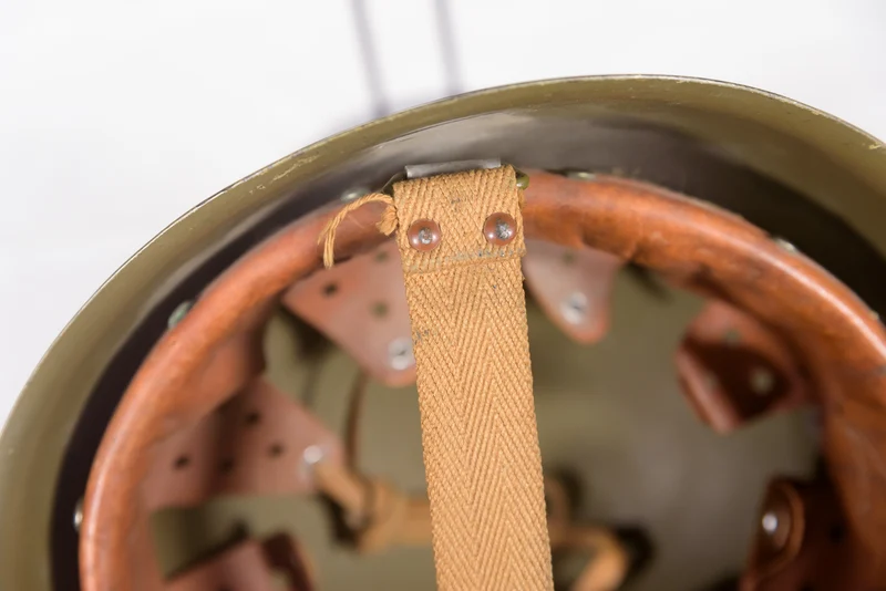 M.33 EI Flugabwehr-Artilleriehelm aus den 60er/80er Jahren