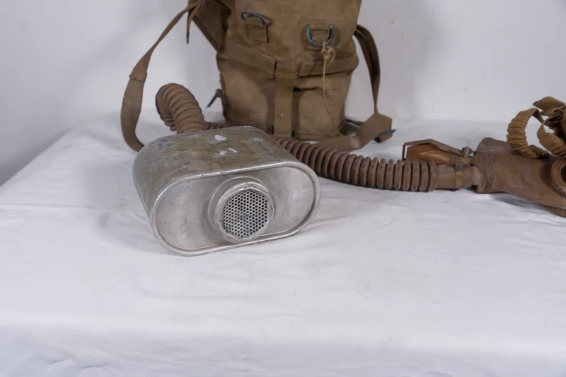 Belgische Gasmaske aus dem 2. Weltkrieg