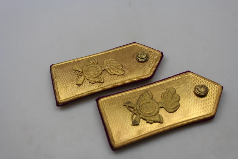 Offizielle REI WW 2 Schulterpolster mit goldener Platte