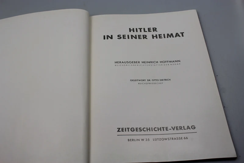 Hitler in seiner Heimat“ – H. Hoffmann