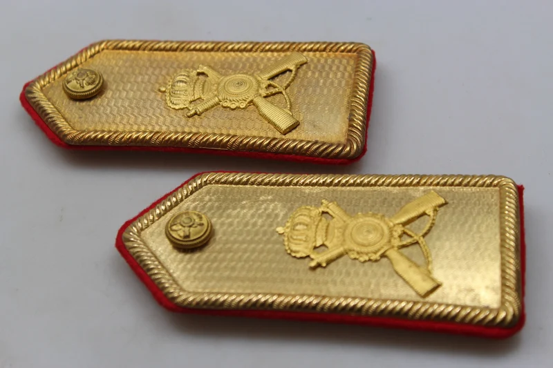 M.34-Schulterpolster mit WW2-Goldplatte