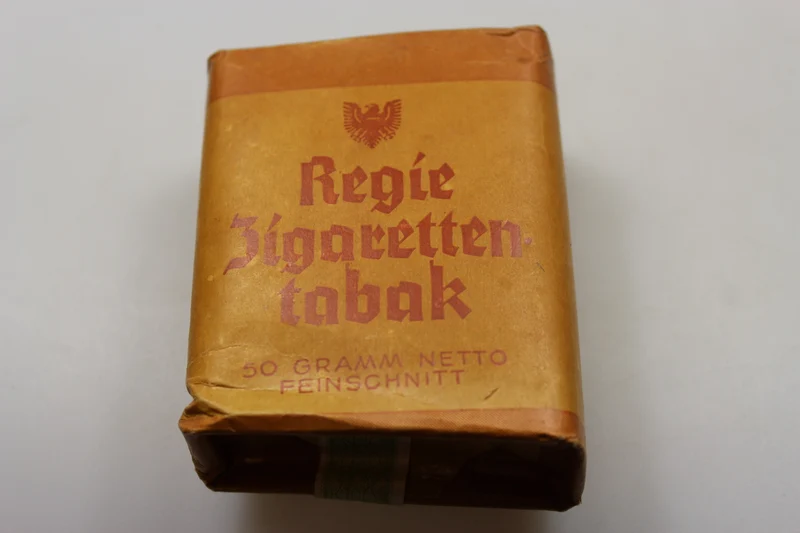 „Regie Cigarette Tabak“ + Blättchen