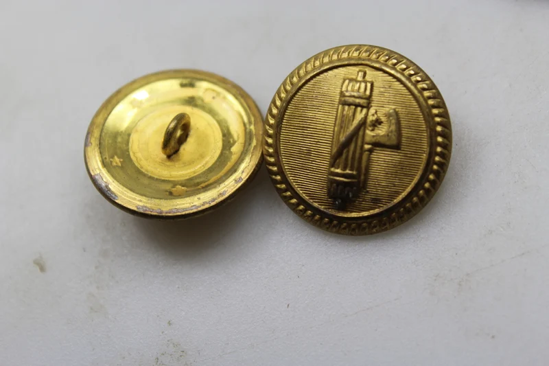 Goldene PNF-Knöpfe