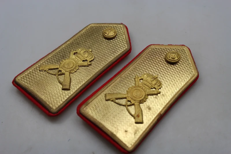 M.34-Schulterpolster mit WW2-Goldplatte