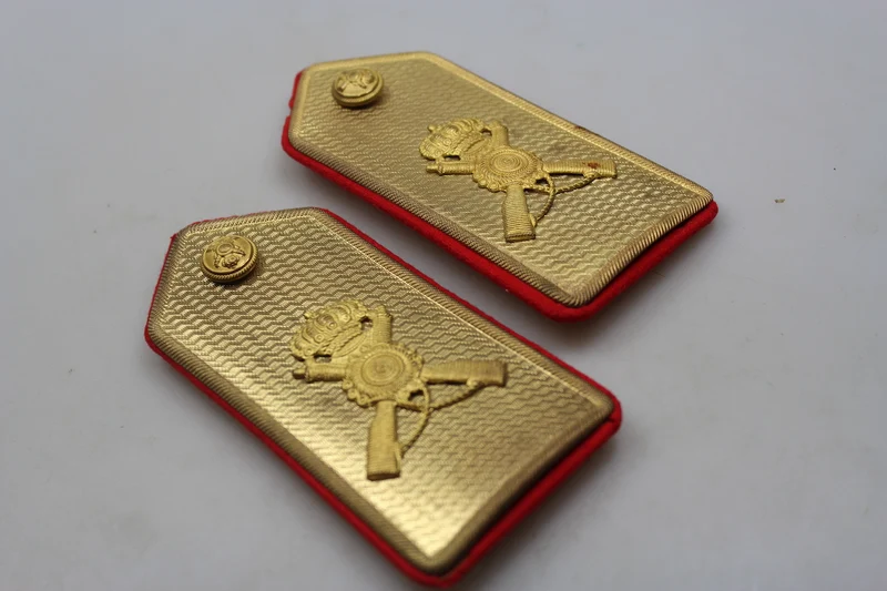 M.34-Schulterpolster mit WW2-Goldplatte