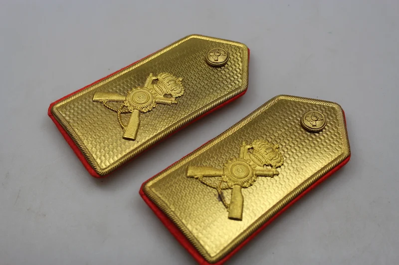 M.34-Schulterpolster mit WW2-Goldplatte