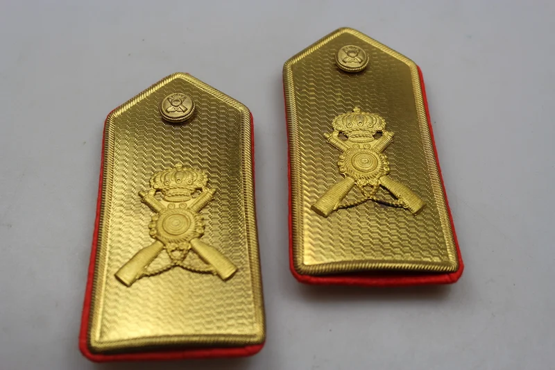 M.34-Schulterpolster mit WW2-Goldplatte