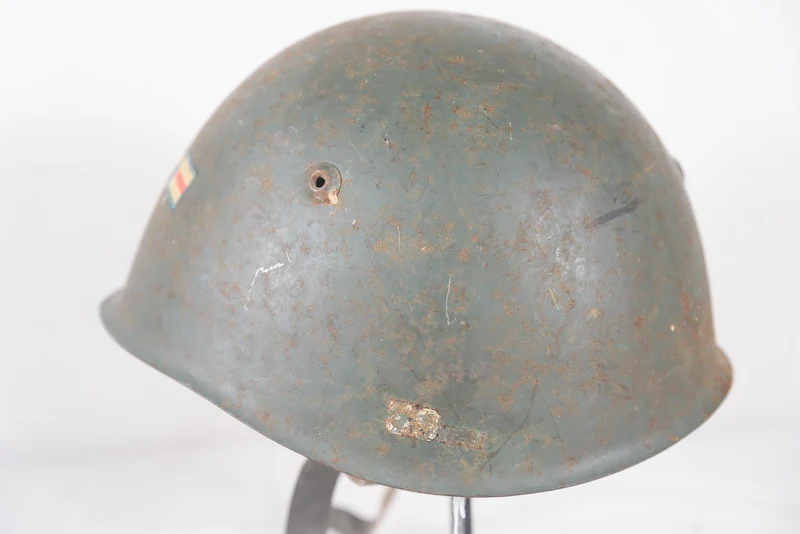 M.33 4-Loch-Helm aus dem 2. Weltkrieg