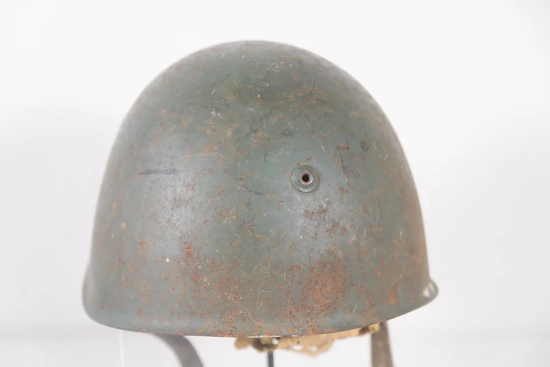 M.33 4-Loch-Helm aus dem 2. Weltkrieg