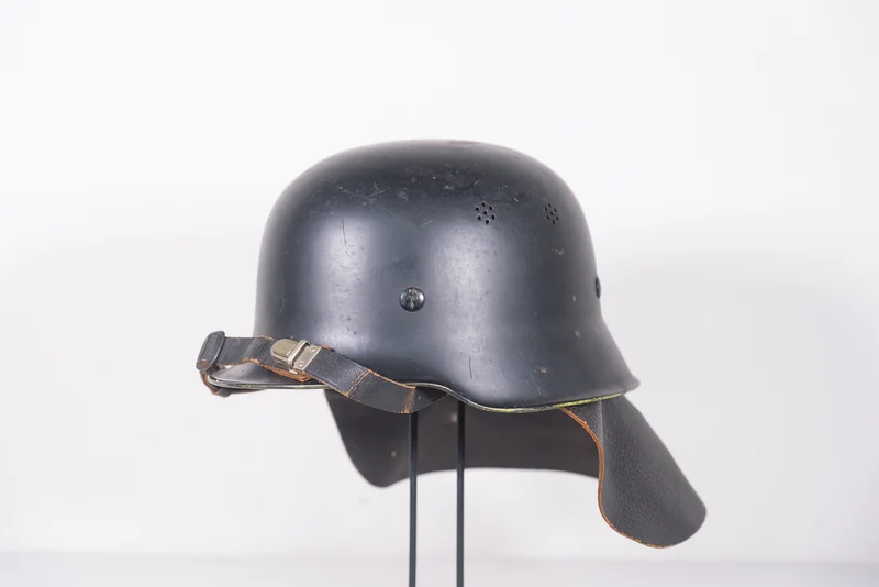 Feuerwehrhelm aus den 60er Jahren