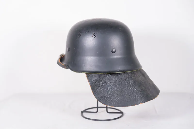 Feuerwehrhelm aus den 60er Jahren