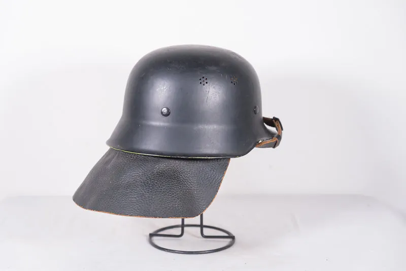 Feuerwehrhelm aus den 60er Jahren