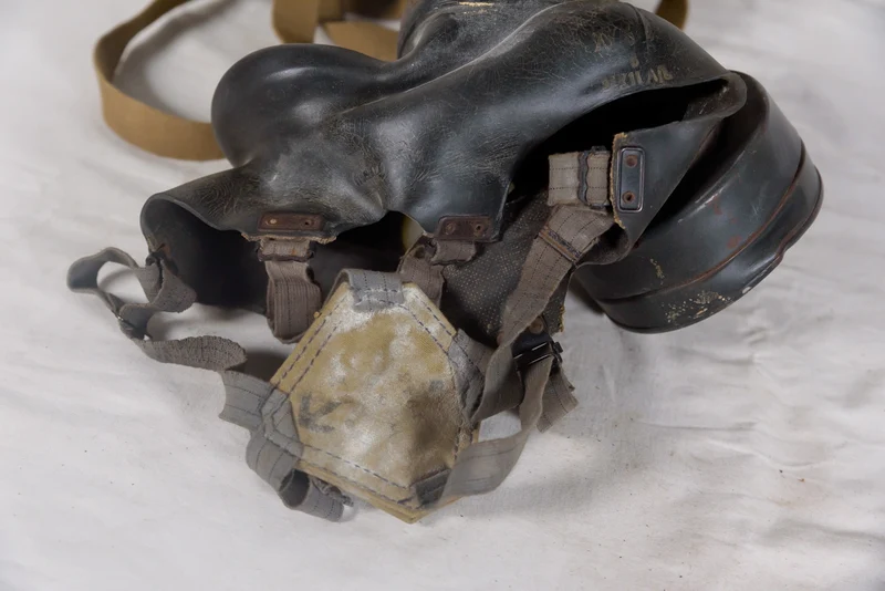 Englische Gasmaske M.44
