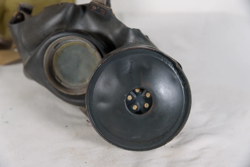 Englische Gasmaske M.44