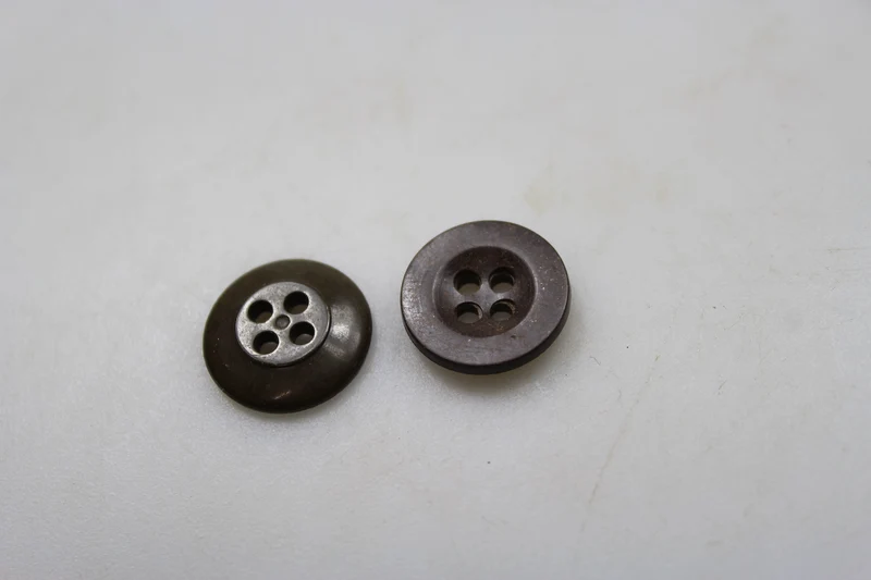 #9 braune Bakelitknöpfe 15 mm WH WW2