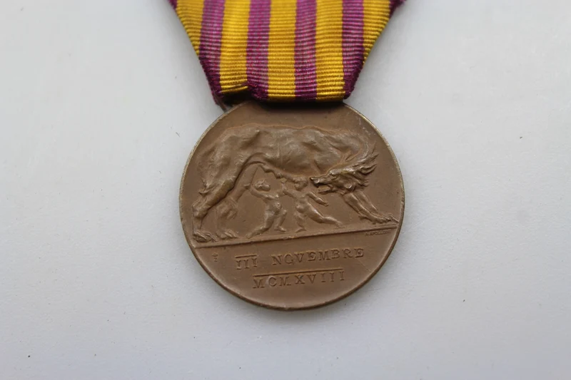 Medaille vom 3. November 1918 – „Die Stadt Rom an die Soldaten Italiens“