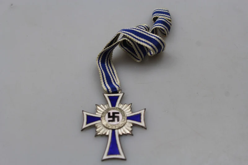 Mutterkreuz 2. Klasse „silber“