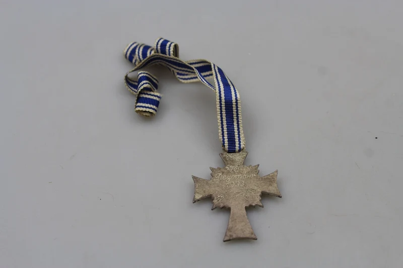 Mutterkreuz 2. Klasse „silber“