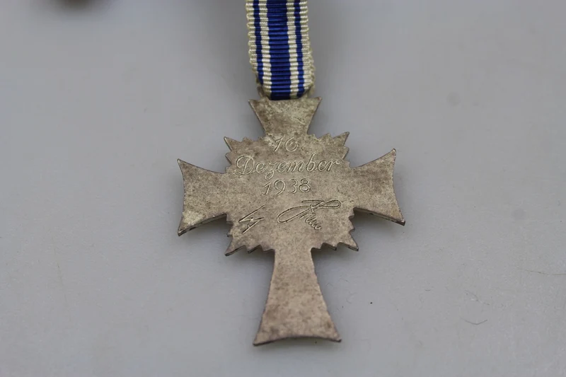 Mutterkreuz 2. Klasse „silber“
