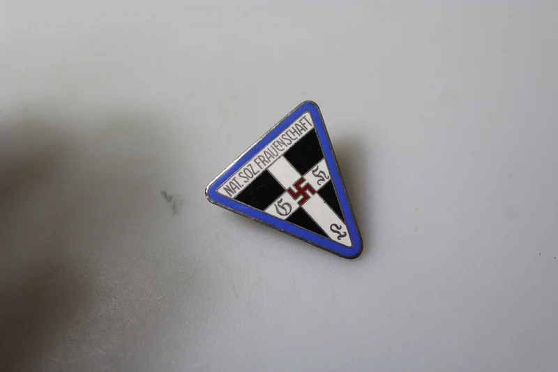 Anführer NS-Frauenschaft Emaille Pin