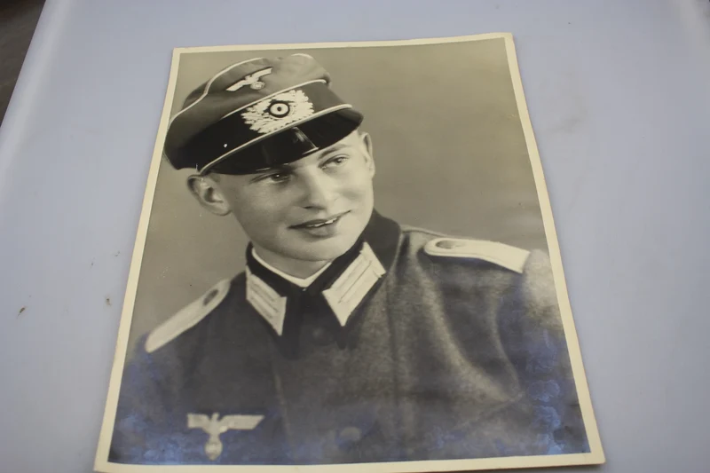 Offizielles Studiofoto der Wehrmacht aus dem Zweiten Weltkrieg