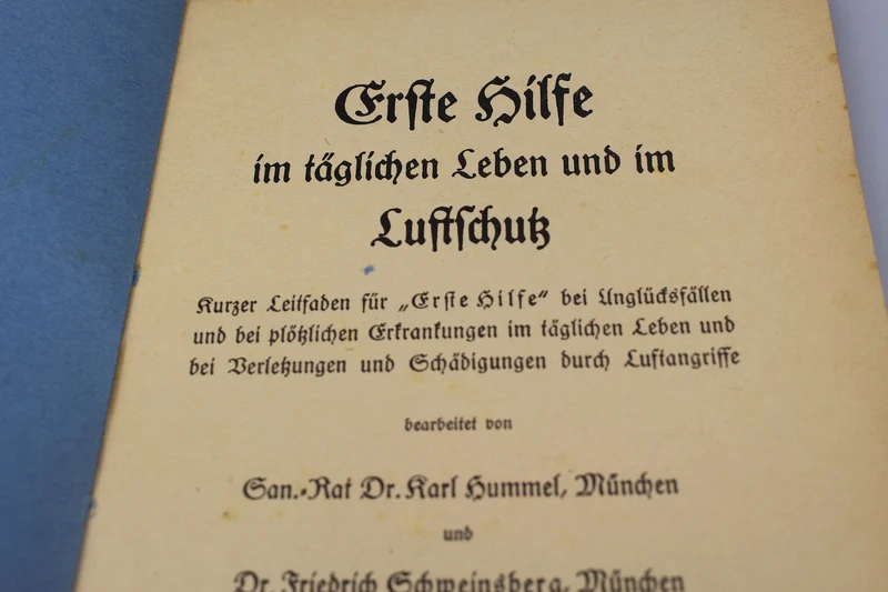 Erste Hilfe - Luftschutz. Illustriertes Handbuch