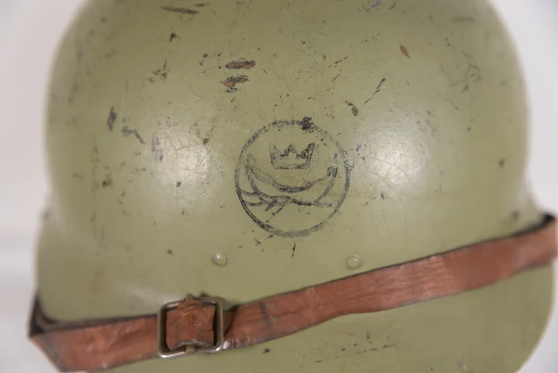 Finnischer M.17 „Lotta Svärd“ Helm