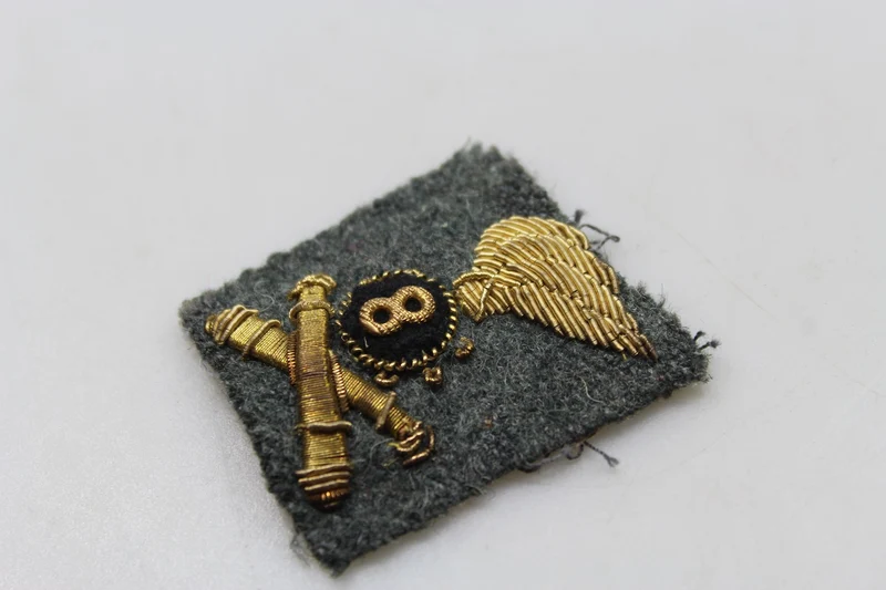 REI WW2 Artillerieoffiziersmütze Emblem