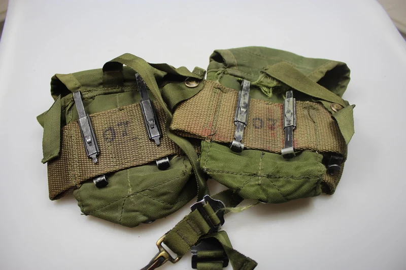 US Army Vietnam - Paar M.69 Magazintaschen für M.16