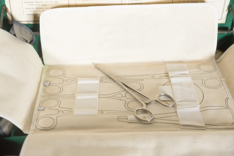 Truppen Besteck 1935 „Chiron Instrumente“ Sanità WH