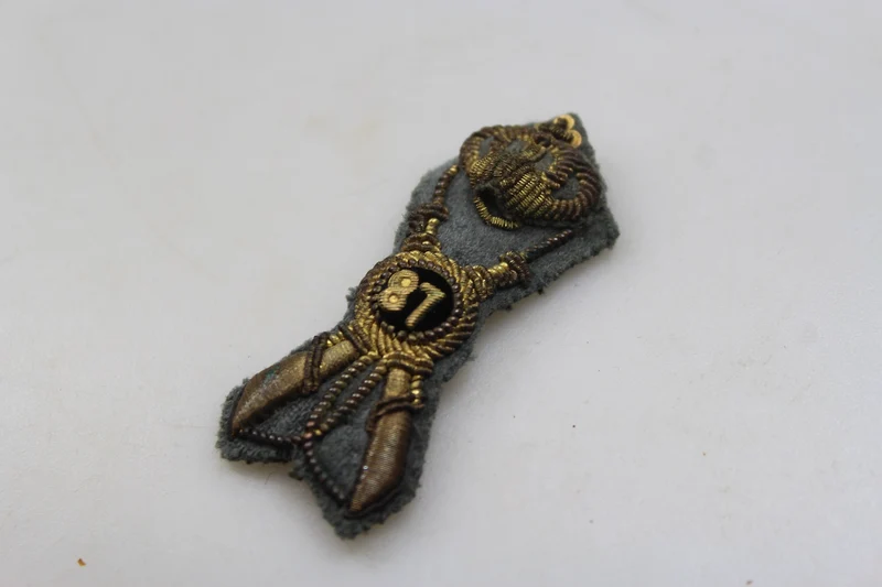 Emblem der REI-Infanterieoffiziersmütze aus dem Zweiten Weltkrieg